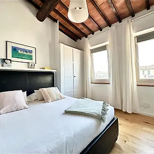 Warm Retreat In The Heart Of Cls Station Appartamento